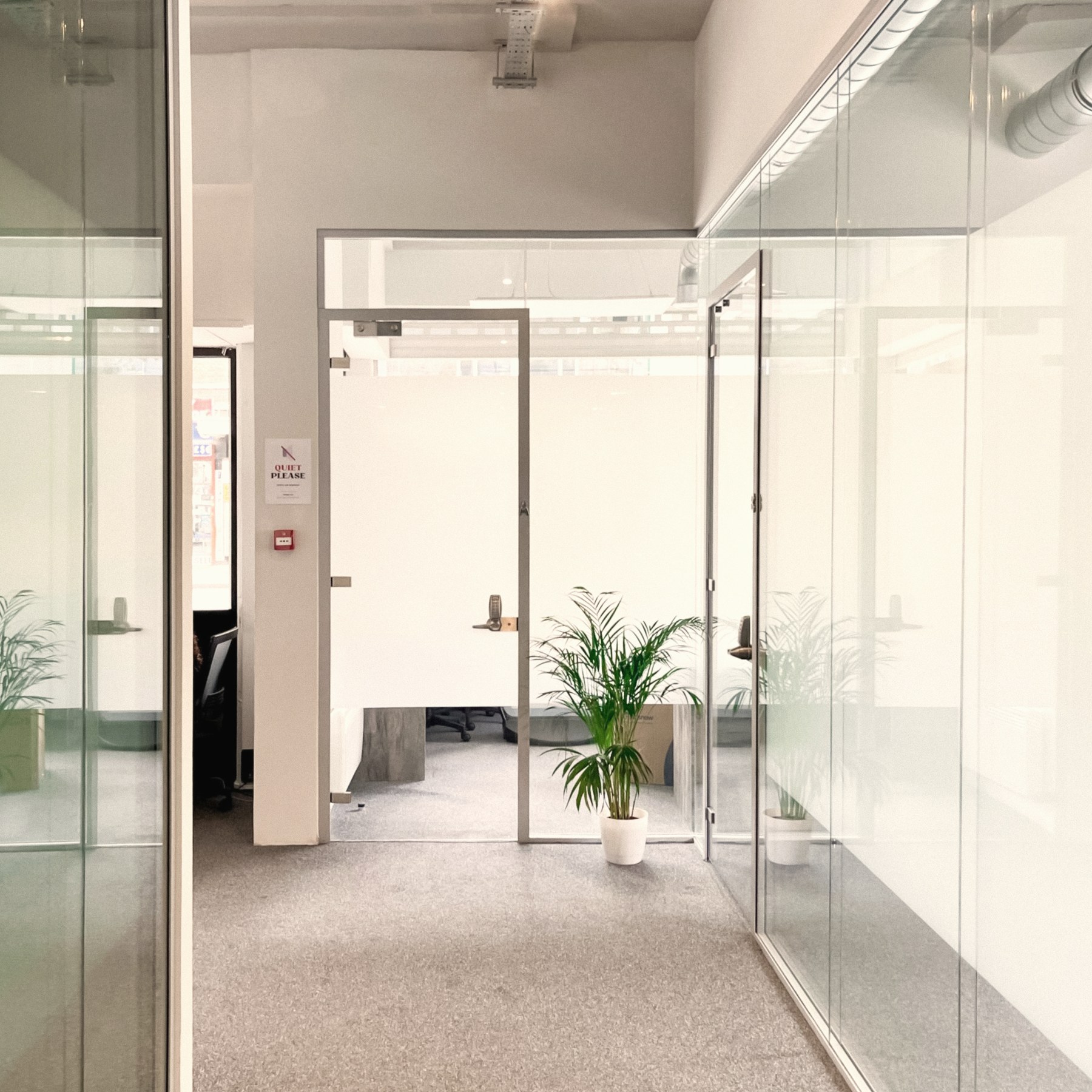 Prestigious London building facade — virtual office address